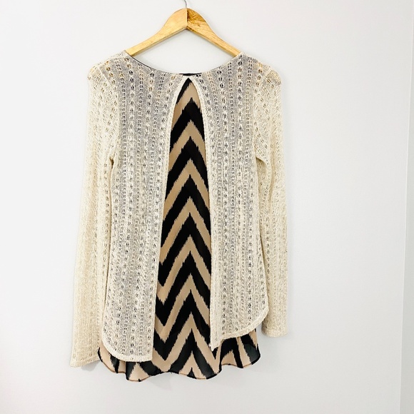 Moa Moa cream lace w/Chevron lined print tunic - Picture 2 of 6